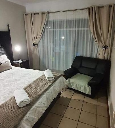 בלומפונטייין Aandrus Guesthouse מראה חיצוני תמונה