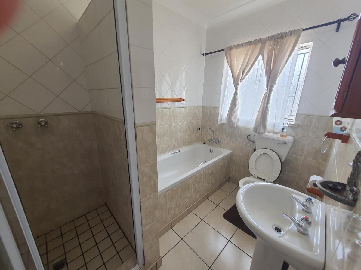 בלומפונטייין Aandrus Guesthouse מראה חיצוני תמונה