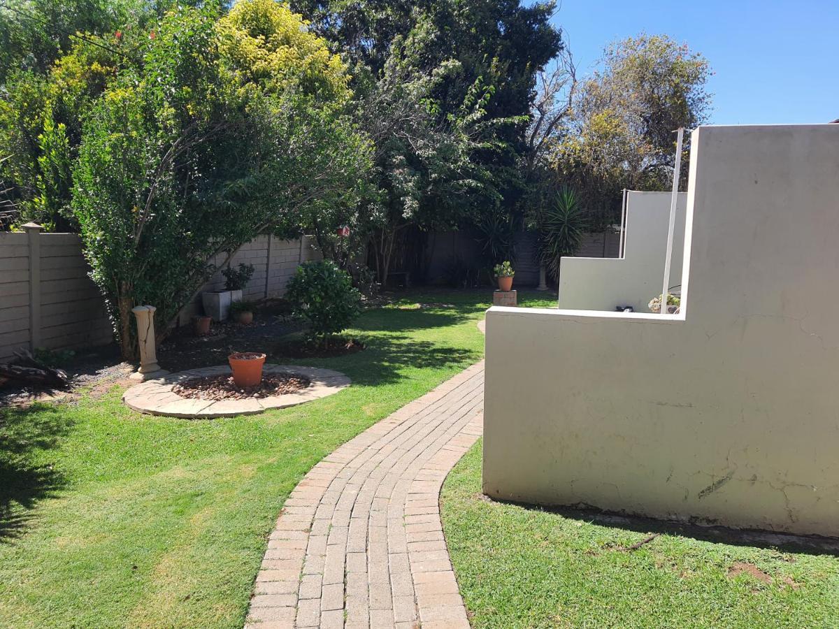 בלומפונטייין Aandrus Guesthouse מראה חיצוני תמונה